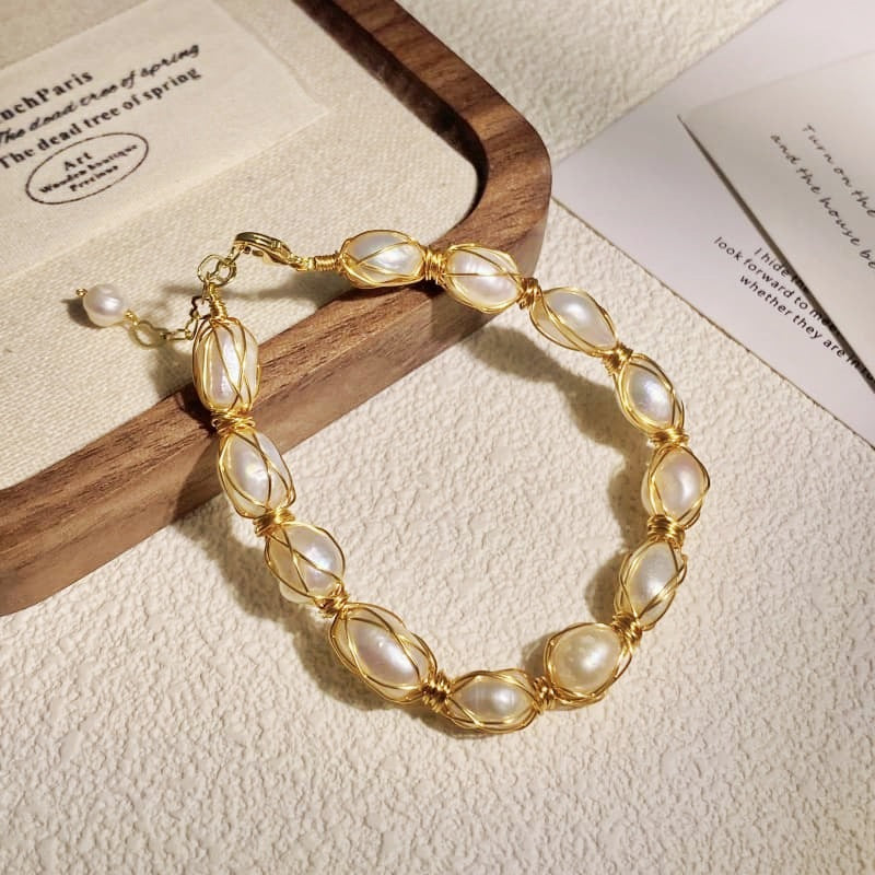 Baroque Pearl Bracelet – Vintage Gold Wire-Wrapped Diamond Shape Design