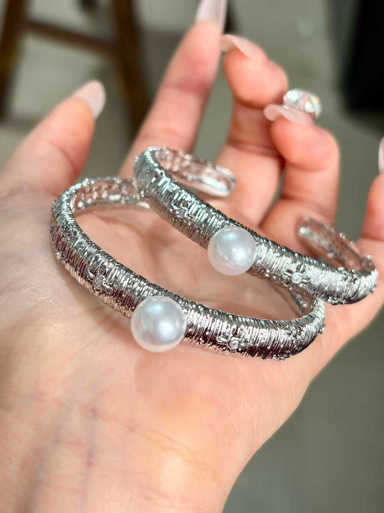 Textured Edison Freshwater Pearl Cuff Bracelet with Lace Design for Daily Wear
