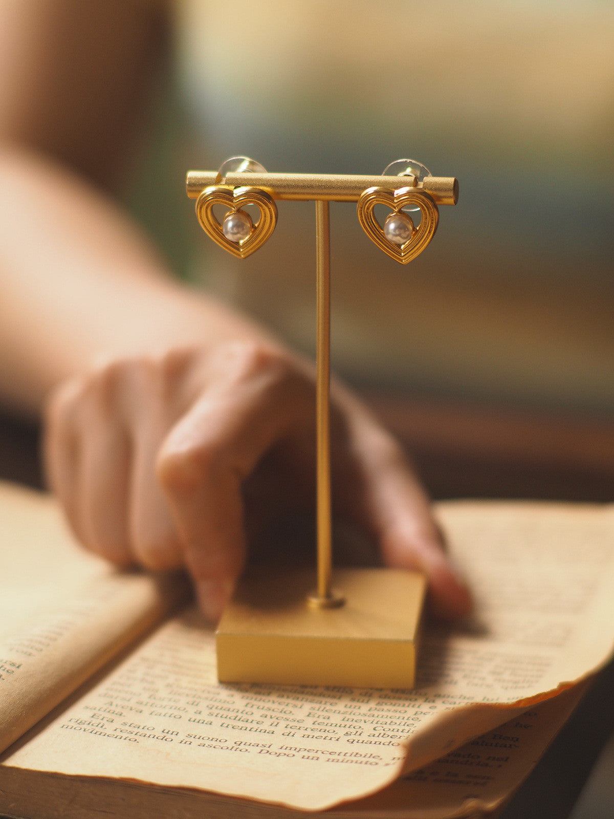 Vintage Heart Pearl Earrings – Retro French Hollow Design, Stud & Clip-On Options