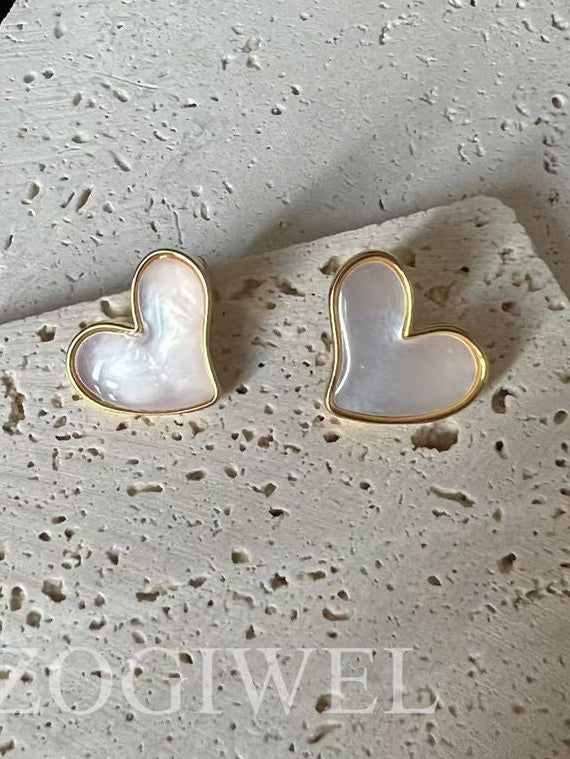 Heart-shaped earrings with gold