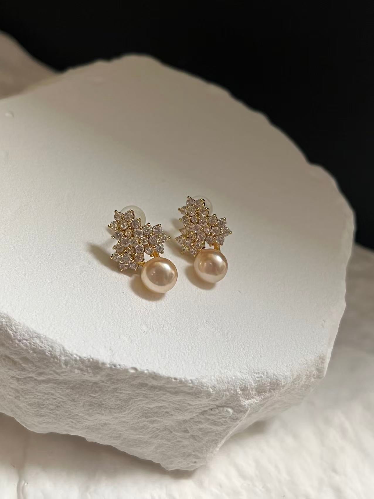 Freshwater Pearl Snowflake/Flower Stud Earrings