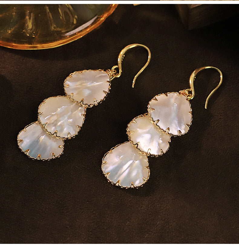Three-Petal Shell Chain Drop Earrings for Women Mother of Pearl