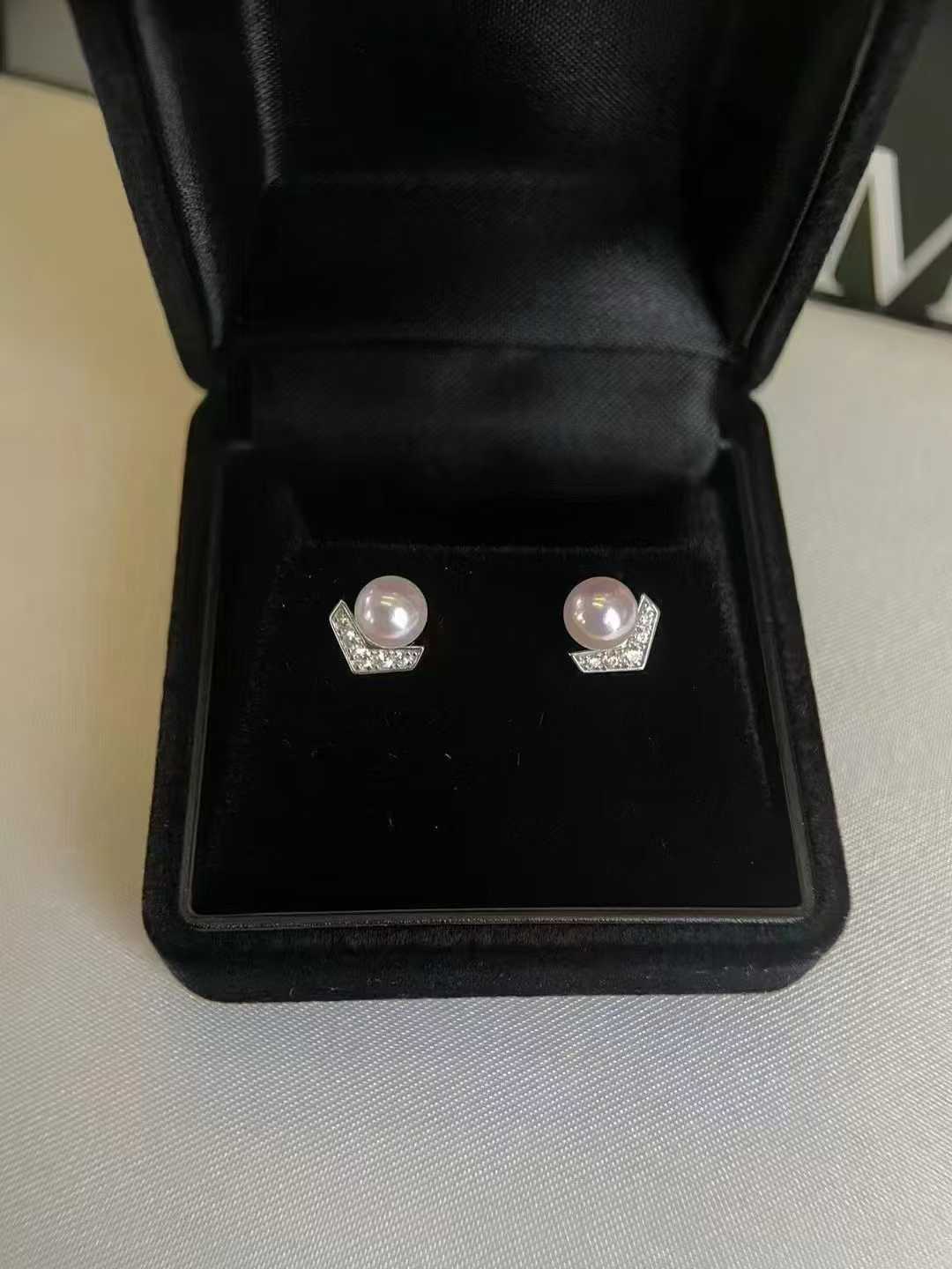 Freshwater Pearl Stud Earrings with V-shaped Design