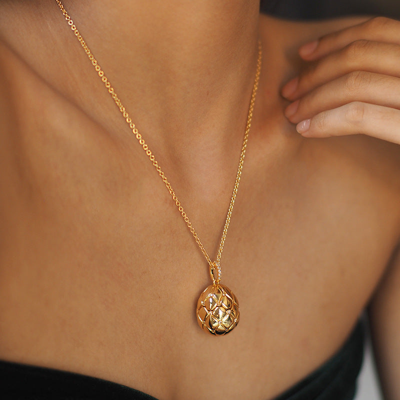Vintage Lattice Egg Pendant Necklace with Heart Gem – Gold-Plated, Openable Design