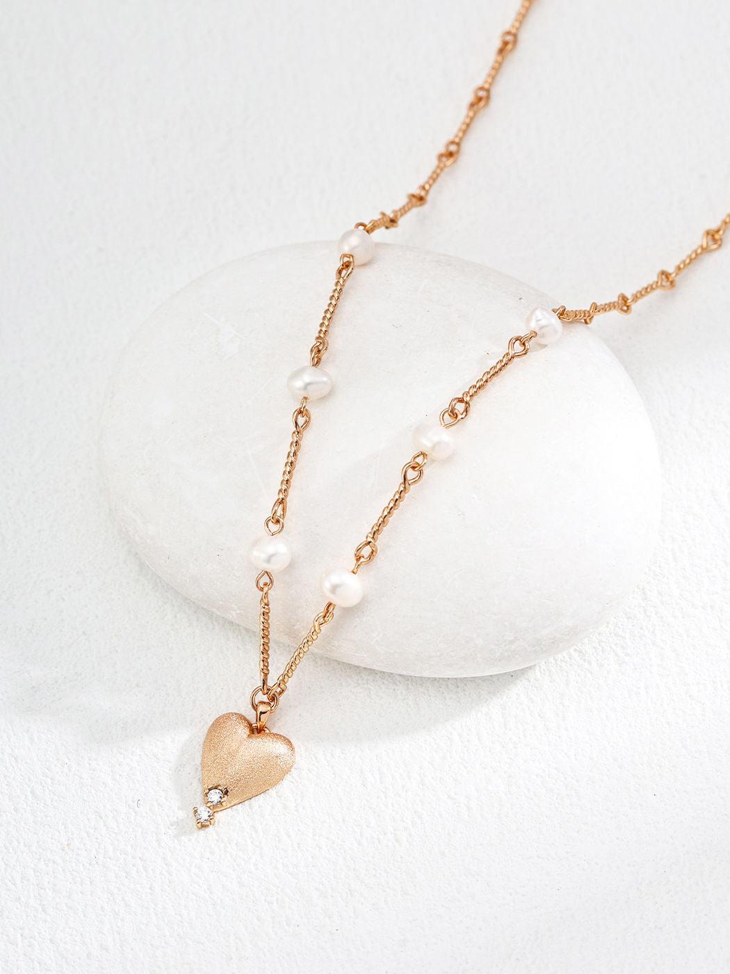 Minimalist Pearl & Matte Heart Pendant Necklace for Date/Gift