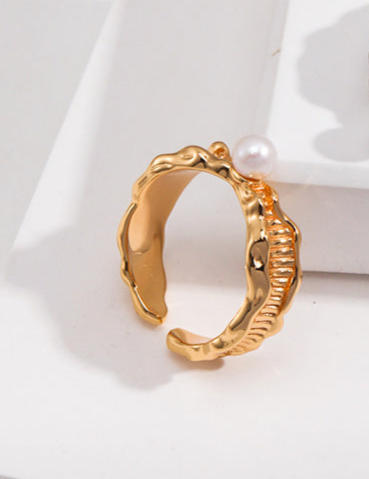 Natural Ocean-Inspired Fluid Design Pearl Ring