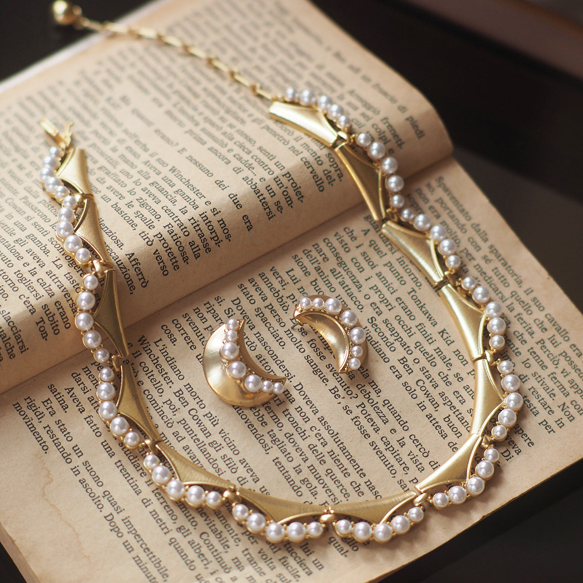 Vintage Luxury Moon Pearl Jewelry Set – Statement Earrings & Necklace, Antique Gold Plated