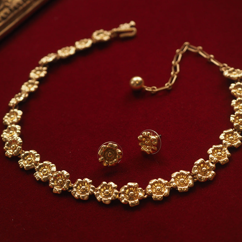 Vintage Camellia Gold Flower Jewelry Set – Gold-Plated Earrings & Necklace