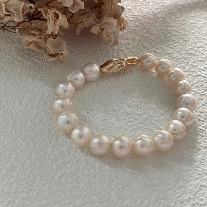 round pearl earrings