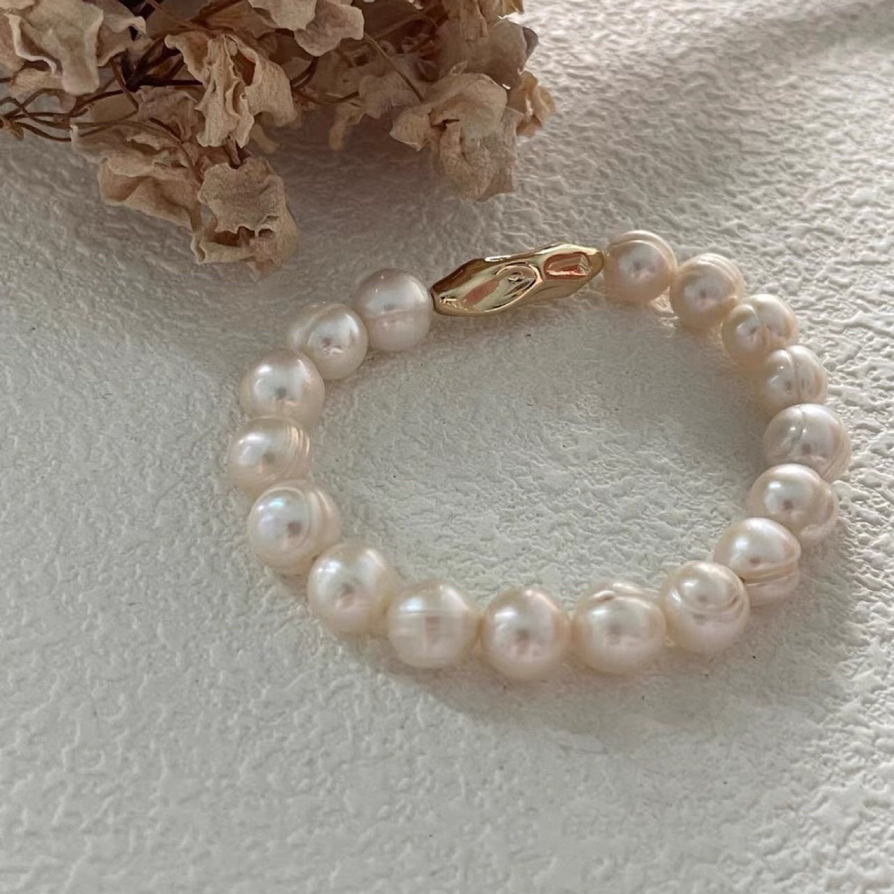 Twisted Natural Freshwater Pearl Bracelet for Gift