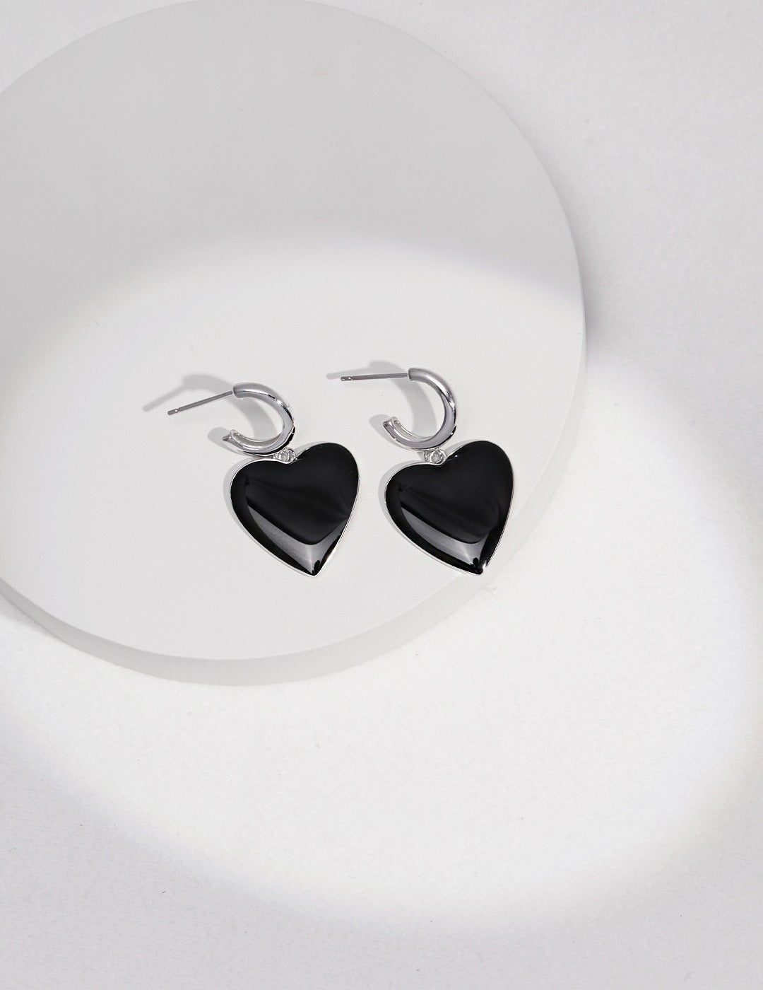 S925 Sterling Silber Schwarz Emaille Herz Ohrringe Anhänger – Alltagsaccessoire