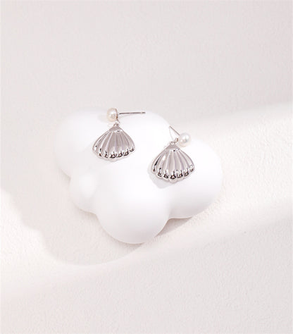 Elegant Shell Shape Pearl Drop Earring for Women
