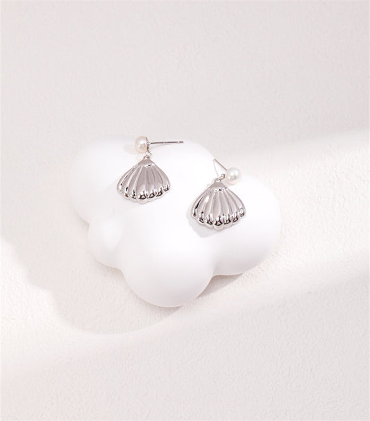 Elegant Shell Shape Pearl Drop Earring for Women