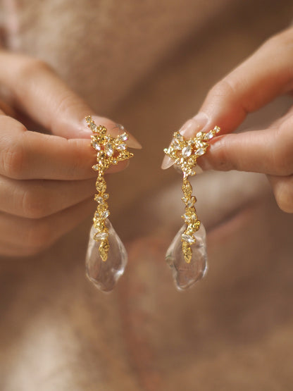 Boucles d'oreilles pendantes géométriques vintage en cristal avec des accents scintillants