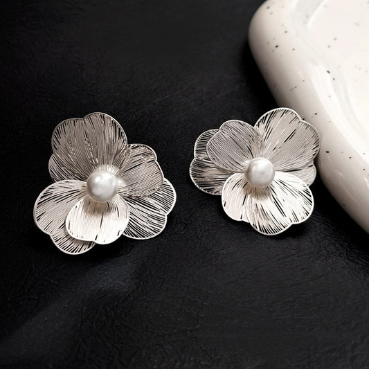 Pearl Stud Earrings with Hollow Flower