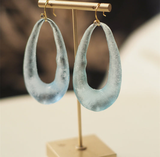 Vintage Transparent Resin Hoop Earrings – Minimalist Fashion