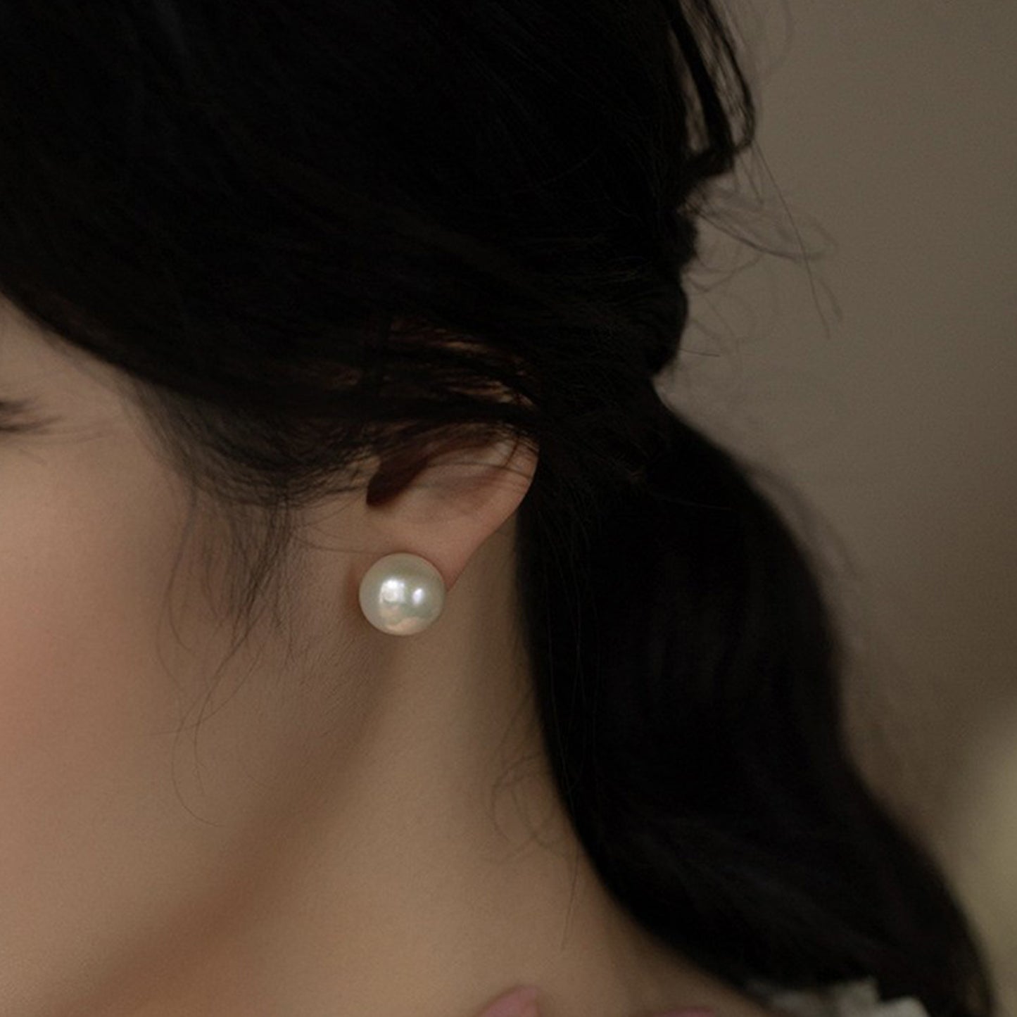 Freshwater Button Pearl Stud Earrings – Classic Design