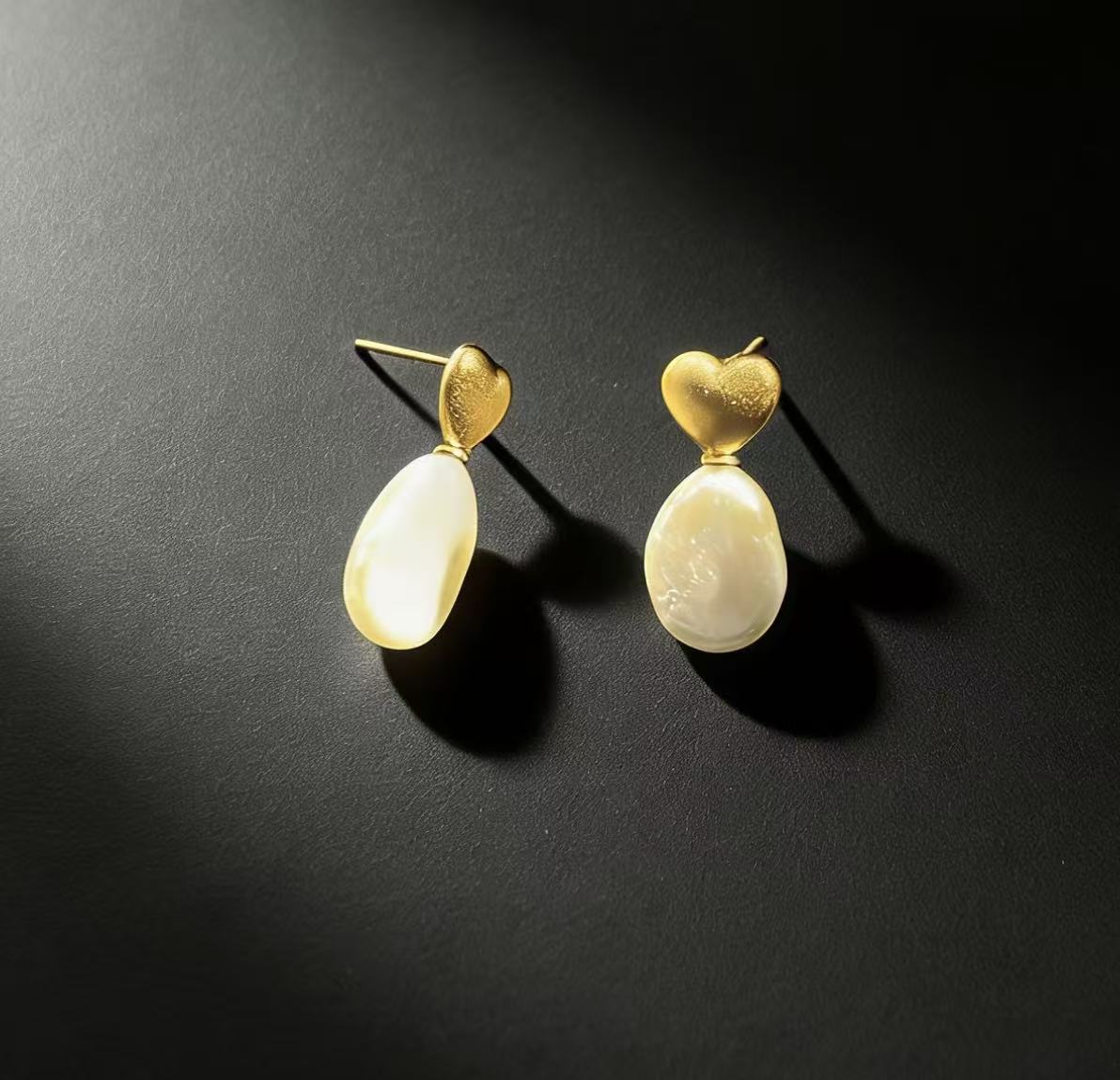 gold heart and pearl earrings 