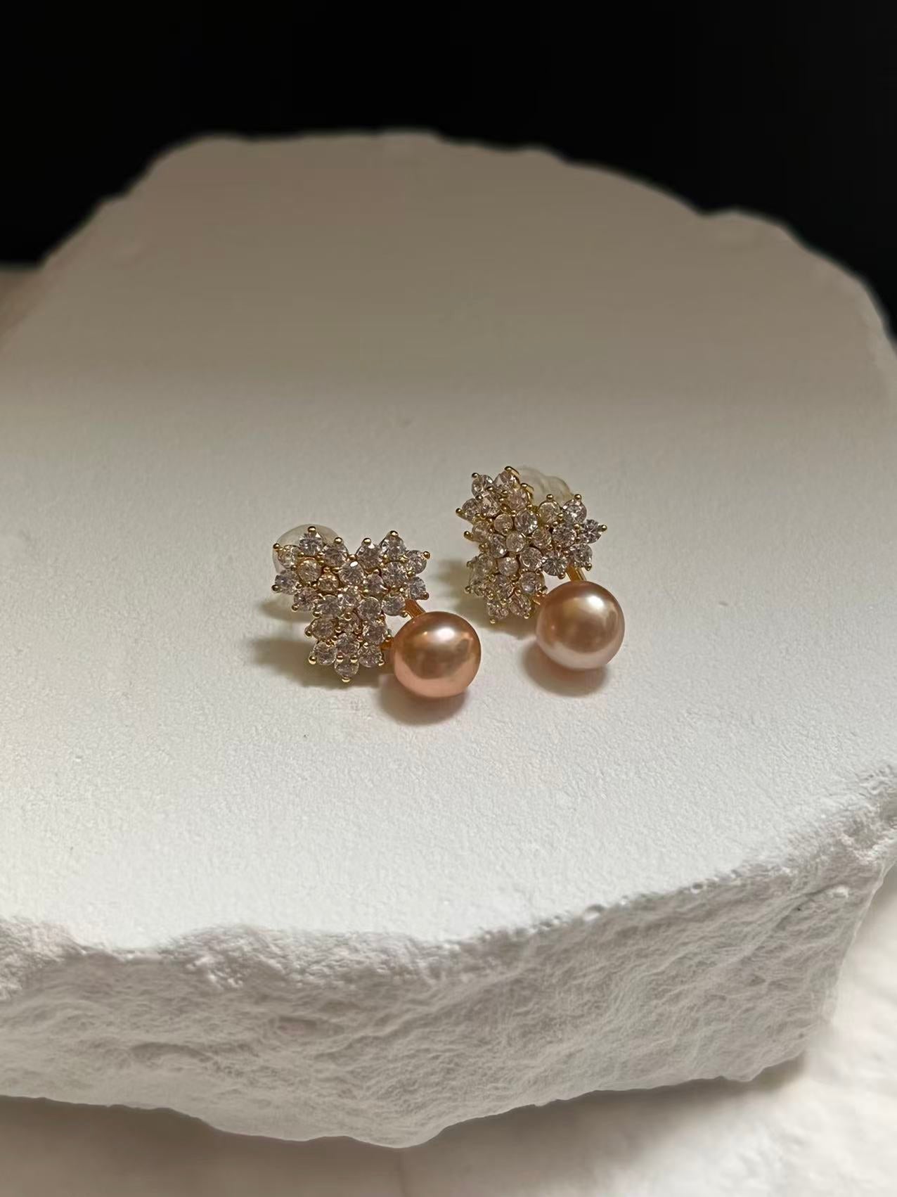 Freshwater Pearl Snowflake/Flower Stud Earrings