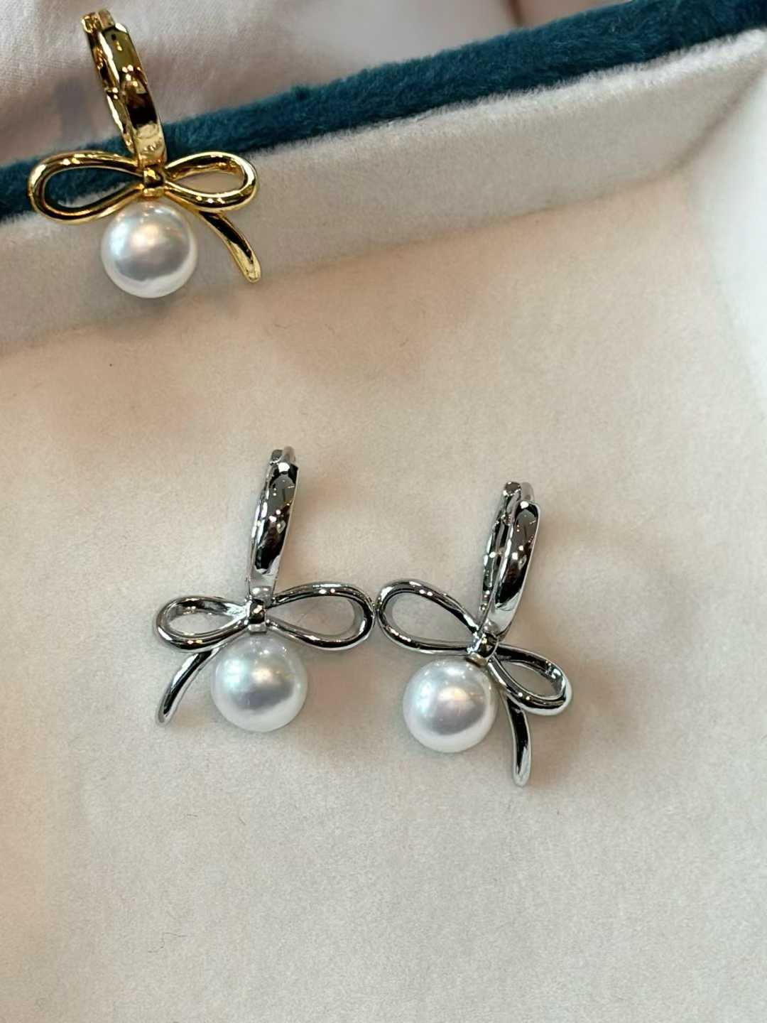Natural Freshwater Pearl  Bow Earrings in Gold/Silver
