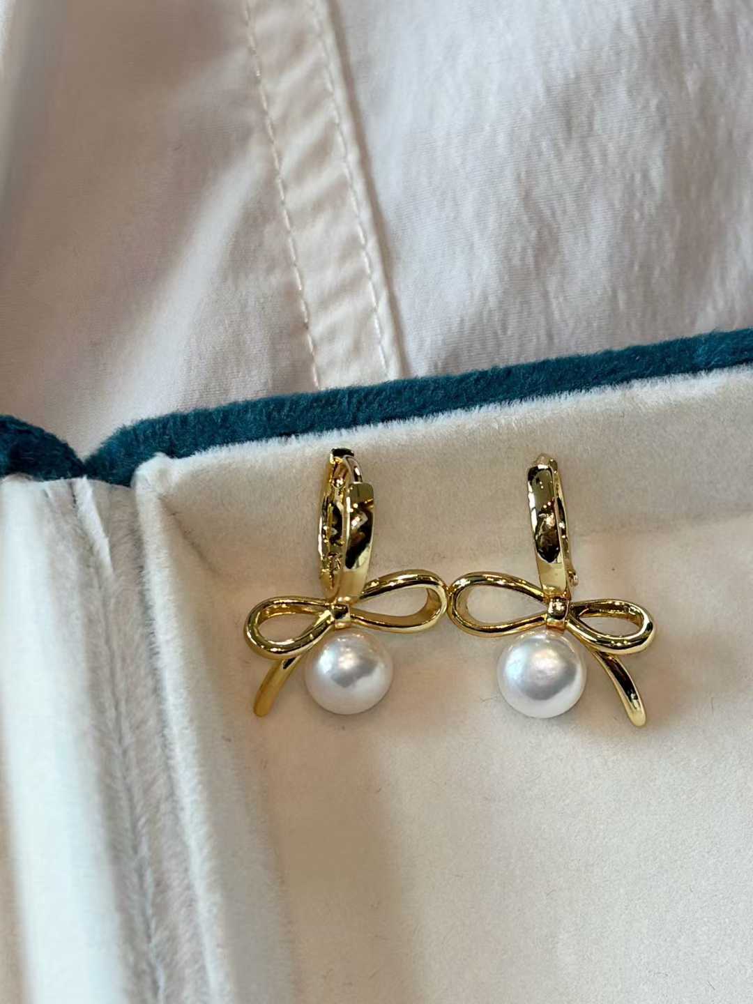 Natural Freshwater Pearl  Bow Earrings in Gold/Silver