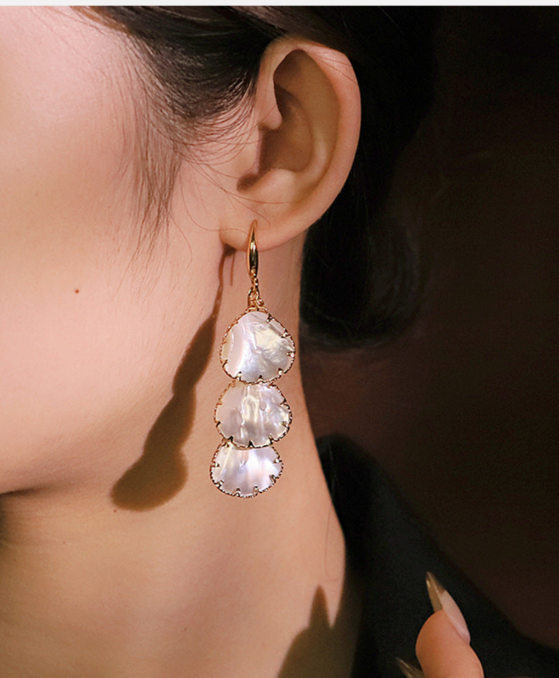 Three-Petal Shell Chain Drop Earrings for Women Mother of Pearl