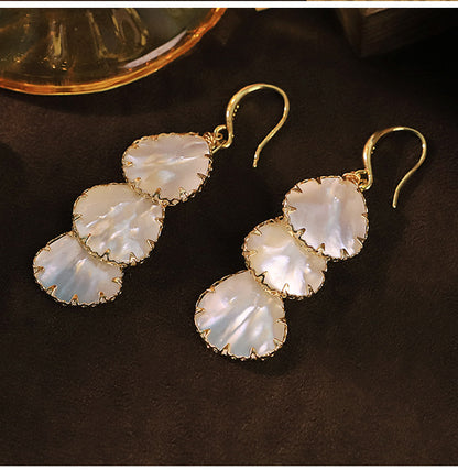 Three-Petal Shell Chain Drop Earrings for Women Mother of Pearl