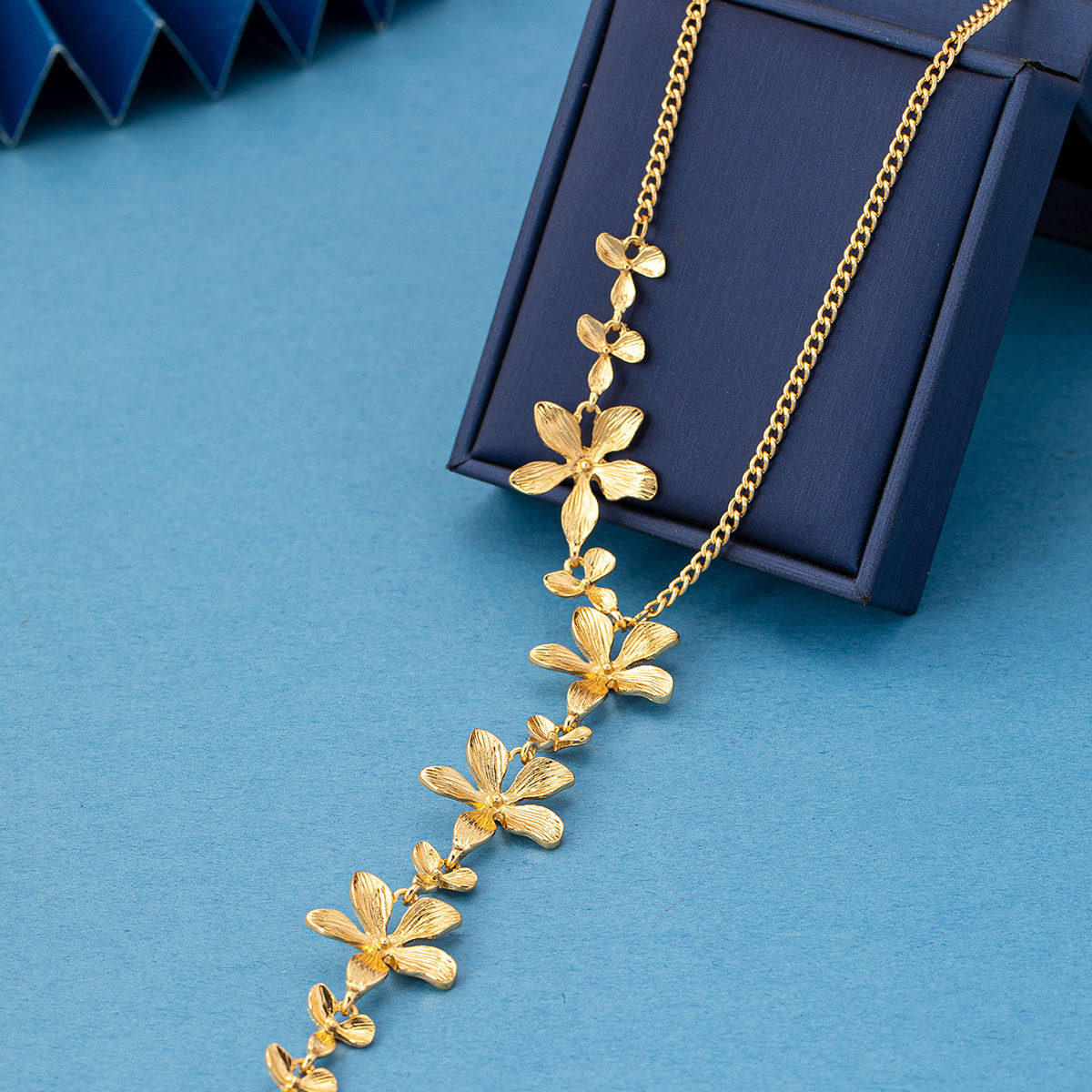 Y-Shaped Flower Tassel Pendant Necklace – Elegant Fashion Style