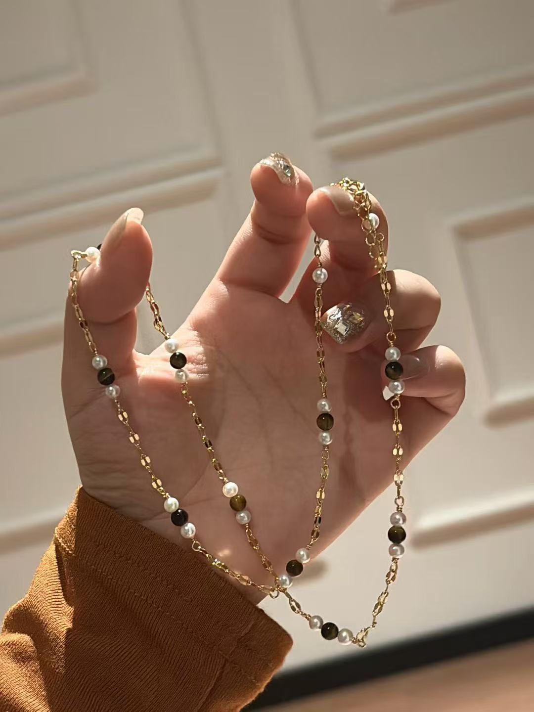 pearl and tiger’s eye necklace