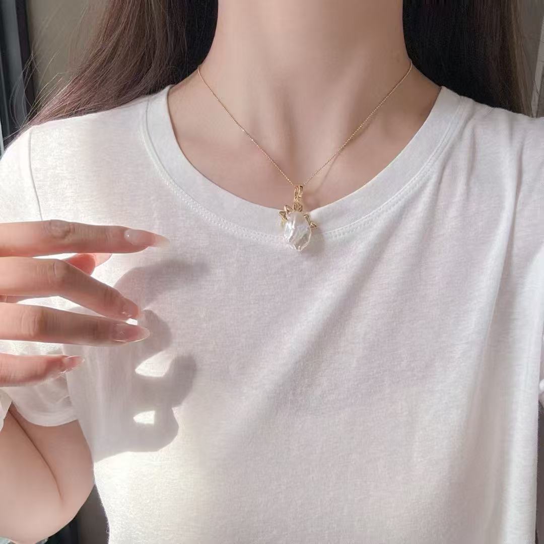 little monster baroque pearl necklace