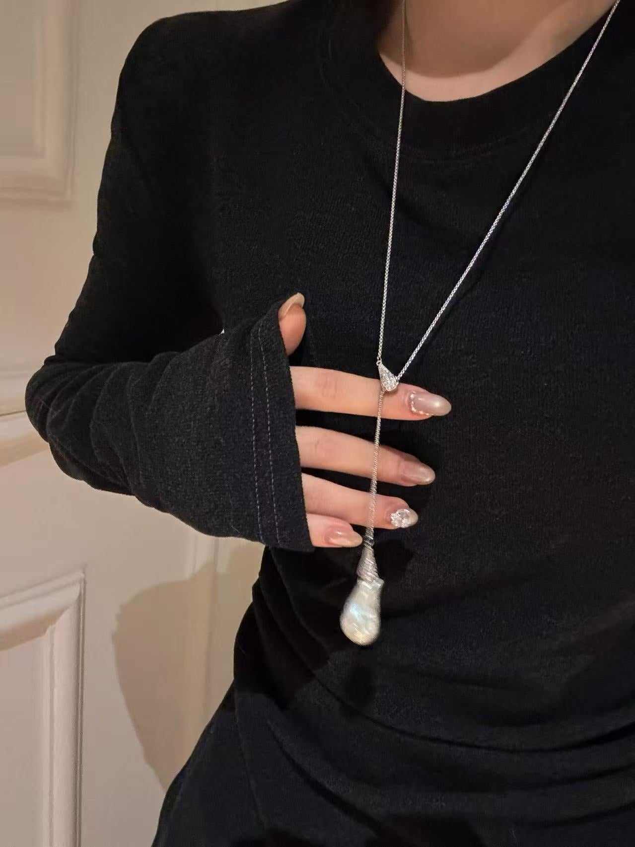Minimalist Baroque Pearl Adjustable Sweater Necklace – Elegant Irregular Pearl Long Chain