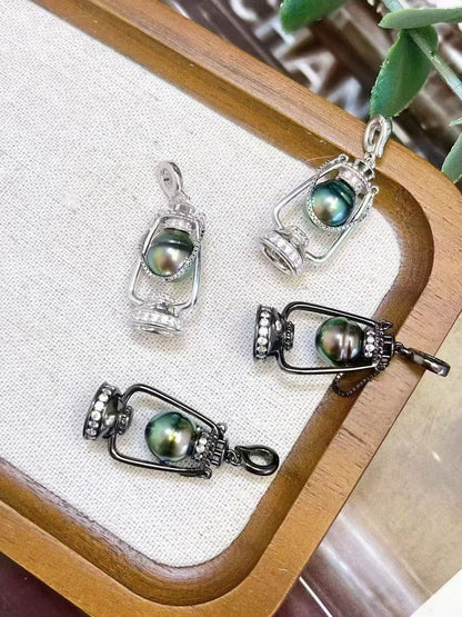 Natural Baroque Tahitian Pearl Necklace with Unique Oil Lamp Design – Elegant Saltwater Statement Pendant