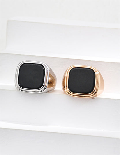 Minimalistischer schwarzer Onyx-Edelsteinring