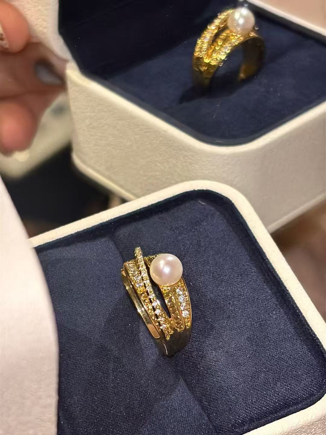 Freshwater Pearl Ring with Layered Design