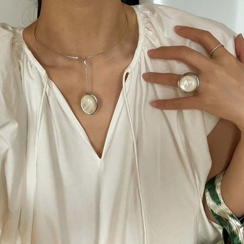 White Mother-of-Pearl Choker & Irregular Moonstone Ring & Necklace Set – Vintage Elegant Jewelry for Women