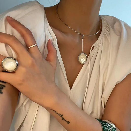 White Mother-of-Pearl Choker & Irregular Moonstone Ring & Necklace Set – Vintage Elegant Jewelry for Women